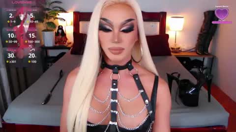 Queen Jenifer online show from 07.10.26