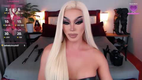 Queen Jenifer online show from 07.23.26