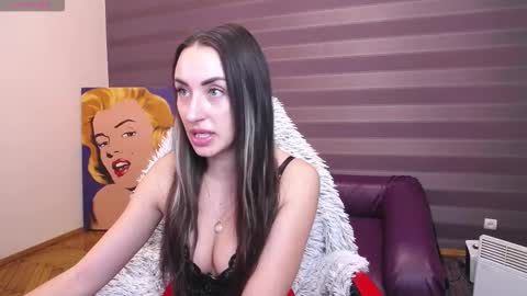 Snapshot of jeniferstone chatting on 02.25.26 Kira online show from 02.25.26