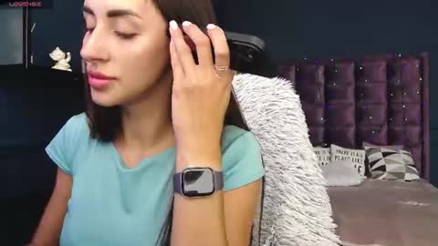 Snapshot of jeniferstone chatting on 07.24.26 Kira online show from 07.24.26