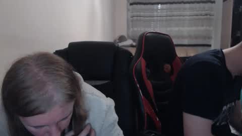 Snapshot of jenisandpeter chatting on 10.26.25 JenisAndPeter online show from 10.26.25