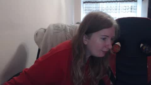 Snapshot of jenisandpeter chatting on 11.12.25 JenisAndPeter online show from 11.12.25