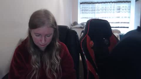 Snapshot of jenisandpeter chatting on 11.16.25 JenisAndPeter online show from 11.16.25