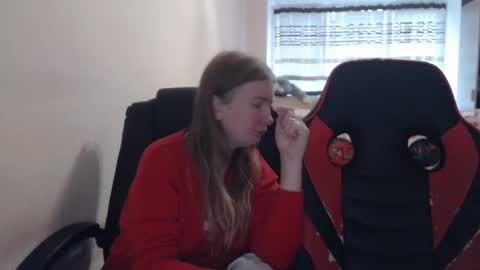 Snapshot of jenisandpeter chatting on 11.20.25 JenisAndPeter online show from 11.20.25