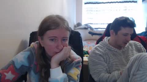 Snapshot of jenisandpeter chatting on 11.24.25 JenisAndPeter online show from 11.24.25