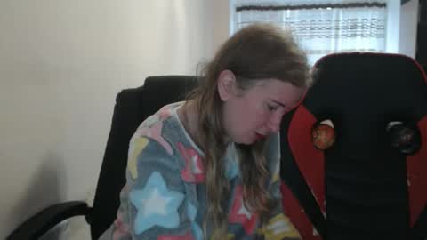 Snapshot of jenisandpeter chatting on 11.28.25 JenisAndPeter online show from 11.28.25