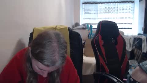 Snapshot of jenisandpeter chatting on 11.30.25 JenisAndPeter online show from 11.30.25