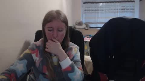 Snapshot of jenisandpeter chatting on 12.18.25 JenisAndPeter online show from 12.18.25