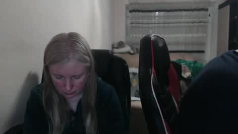 JenisAndPeter online show from 04.22.26