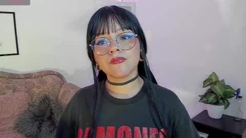 Snapshot of jenn_cg chatting on 02.28.25 jenn online show from 02.28.25