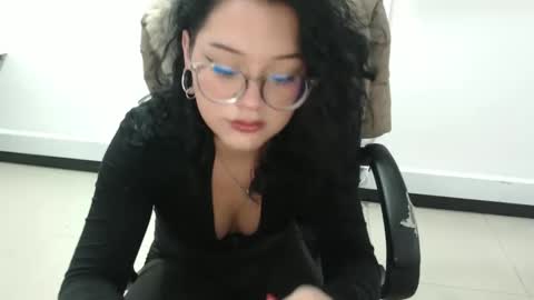 Snapshot of jenn_cg chatting on 09.18.25 jenn online show from 09.18.25