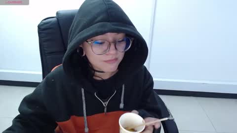 Snapshot of jenn_cg chatting on 10.14.25 jenn online show from 10.14.25