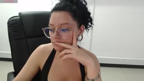 Snapshot of jenn_cg chatting on 10.15.25 jenn online show from 10.15.25