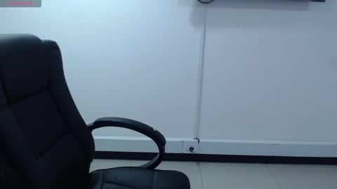 Snapshot of jenn_cg chatting on 10.20.25 jenn online show from 10.20.25