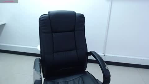 Snapshot of jenn_cg chatting on 10.22.25 jenn online show from 10.22.25