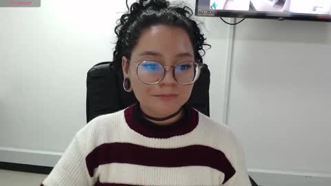 Snapshot of jenn_cg chatting on 11.13.25 jenn online show from 11.13.25