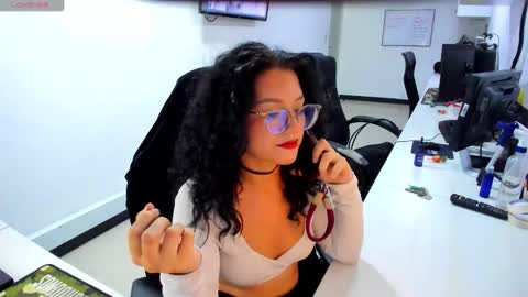 Snapshot of jenn_cg chatting on 11.22.25 jenn online show from 11.22.25