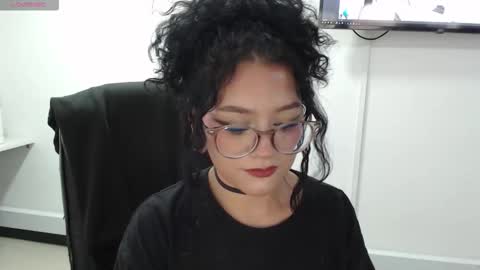 Snapshot of jenn_cg chatting on 11.24.25 jenn online show from 11.24.25