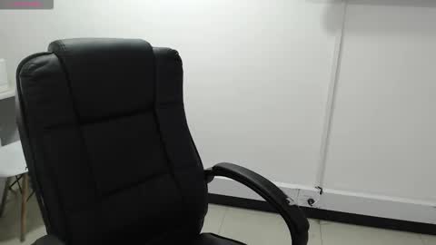 Snapshot of jenn_cg chatting on 11.25.25 jenn online show from 11.25.25