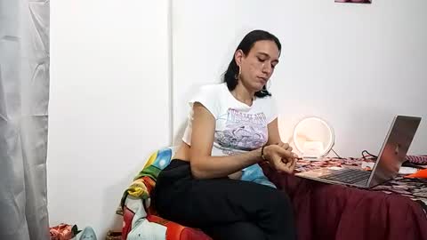 Snapshot of jenna_grey24 chatting on 12.04.25 Isabella online show from 12.04.25