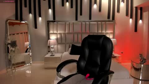 Jenna Olson  online show from 05.05.26