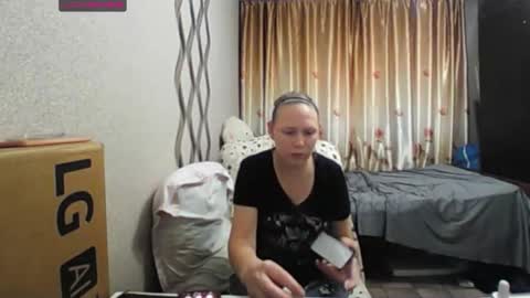 Snapshot of jennideep chatting on 11.22.25 JenniDeep online show from 11.22.25