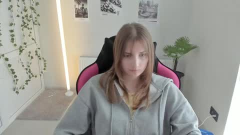 Karla online show from 04.25.26