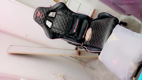 Snapshot of jenniethetg69 chatting on 03.18.26 jennie online show from 03.18.26