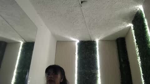 Jennifer online show from 04.24.26