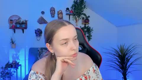 Jennifer online show from 07.10.26