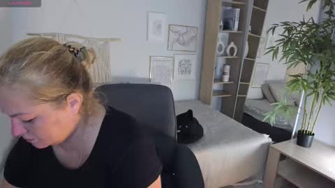 Jennifer online show from 09.22.25