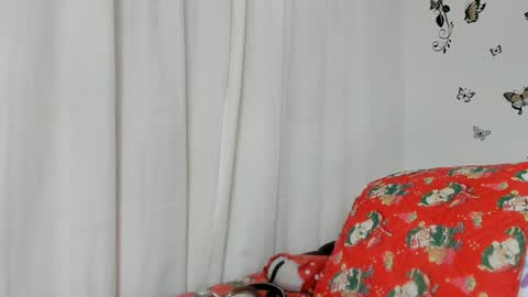 Snapshot of jenniferloveyou chatting on 01.06.25 jenniferloveyou online show from 01.06.25