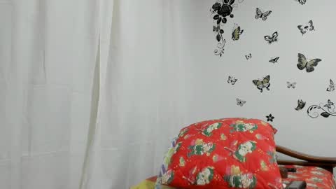 Snapshot of jenniferloveyou chatting on 01.22.25 jenniferloveyou online show from 01.22.25