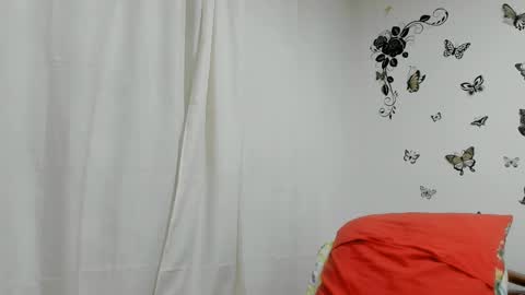 Snapshot of jenniferloveyou chatting on 02.10.25 jenniferloveyou online show from 02.10.25