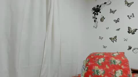 Snapshot of jenniferloveyou chatting on 02.11.25 jenniferloveyou online show from 02.11.25