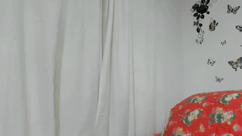 Snapshot of jenniferloveyou chatting on 02.21.25 jenniferloveyou online show from 02.21.25