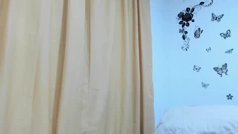 Snapshot of jenniferloveyou chatting on 09.17.25 jenniferloveyou online show from 09.17.25