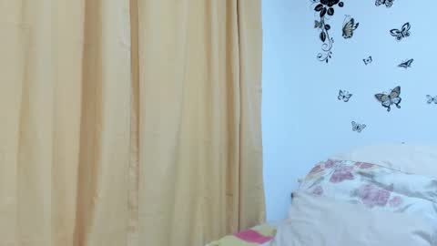 Snapshot of jenniferloveyou chatting on 09.27.25 jenniferloveyou online show from 09.27.25