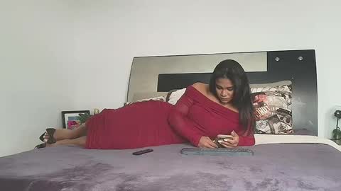 Snapshot of jennmullatta_ chatting on 11.04.25 Jenn online show from 11.04.25