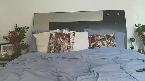 Snapshot of jennmullatta_ chatting on 12.05.25 Jenn online show from 12.05.25