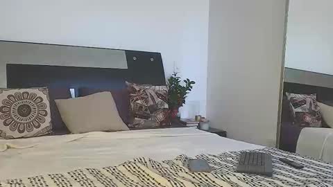 Snapshot of jennmullatta_ chatting on 01.06.26 Jenn online show from 01.06.26