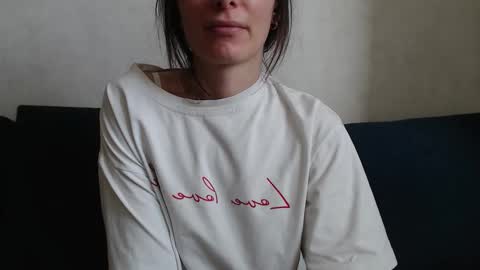 Snapshot of jennnamaaya chatting on 10.16.25 Jenny online show from 10.16.25