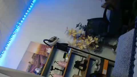 PRETTY JENNY online show from 05.02.26