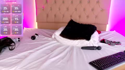jenny__lawrence online show from 03.07.26