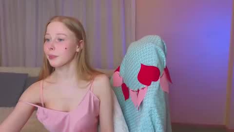 Snapshot of jenny_angelok chatting on 02.21.25 Next broadcast on December 05 subject to change online show from 02.21.25