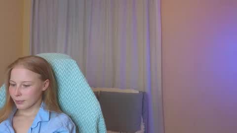 Snapshot of jenny_angelok chatting on 03.04.25 Next broadcast on December 05 subject to change online show from 03.04.25