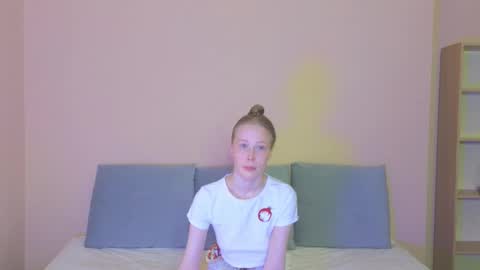 Snapshot of jenny_angelok chatting on 02.12.26 Next broadcast on December 05 subject to change online show from 02.12.26