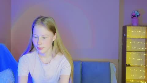 Snapshot of jenny_angelok chatting on 04.11.26 Next broadcast on December 05 subject to change online show from 04.11.26