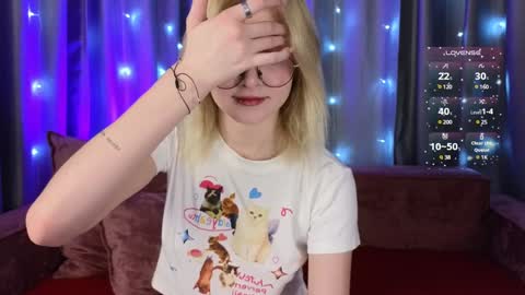 Snapshot of jenny_bunny_ chatting on 12.22.24 jenny_bunny_ online show from 12.22.24