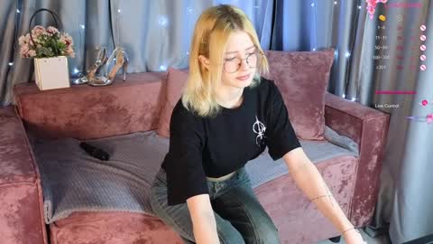 Snapshot of jenny_bunny_ chatting on 02.07.25 jenny_bunny_ online show from 02.07.25